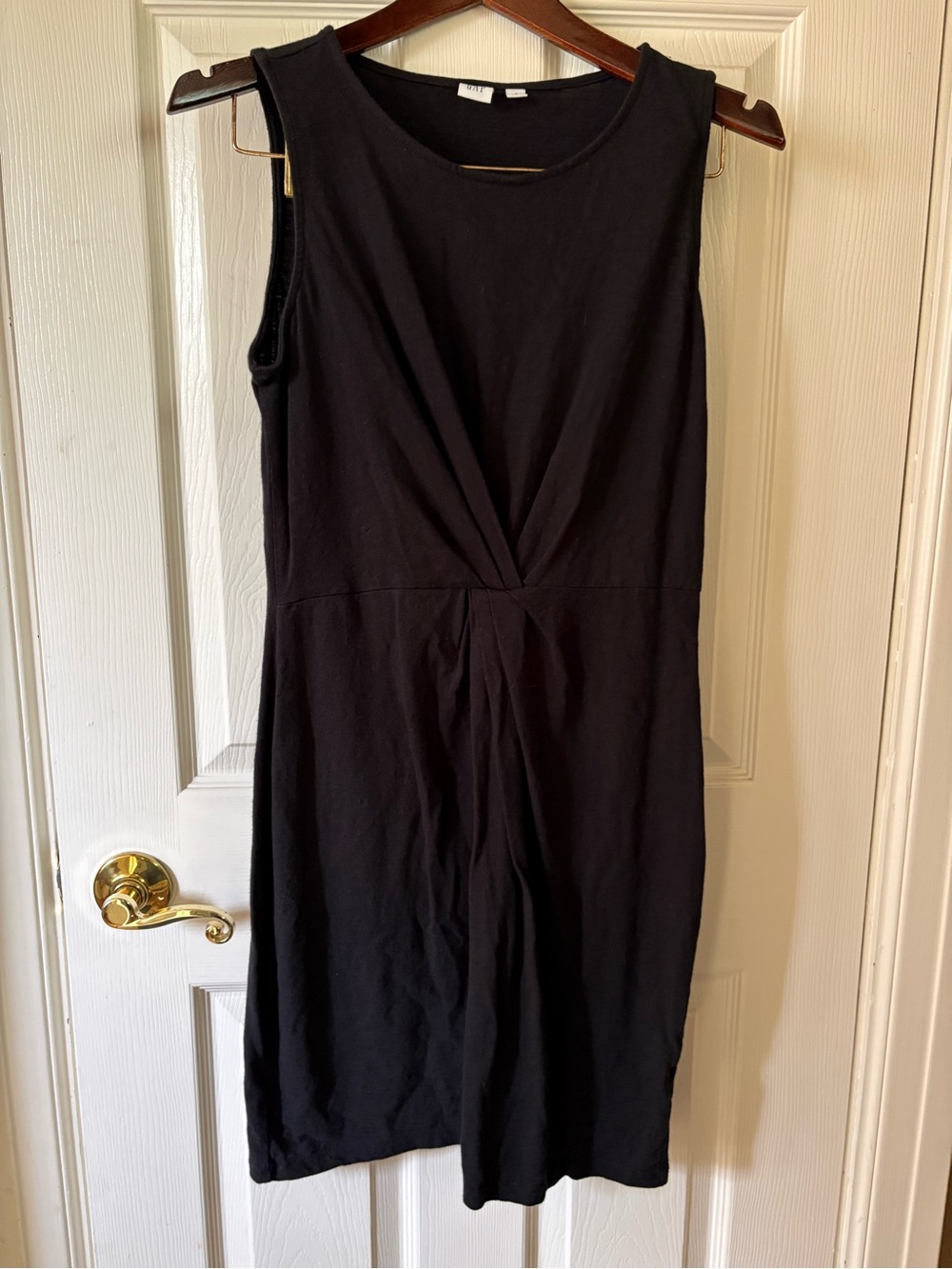 GAP Black Sleeveless Midi Dress with Front Tuck women’s small